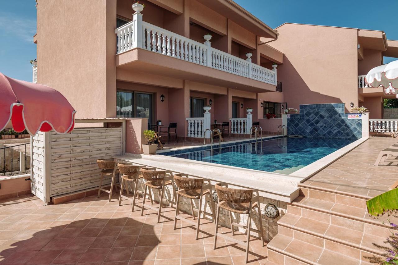 Kseynasa Suites Nikiti  Exteriér fotografie